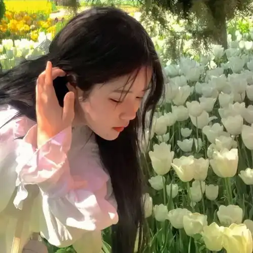 发光女头我与光同行
