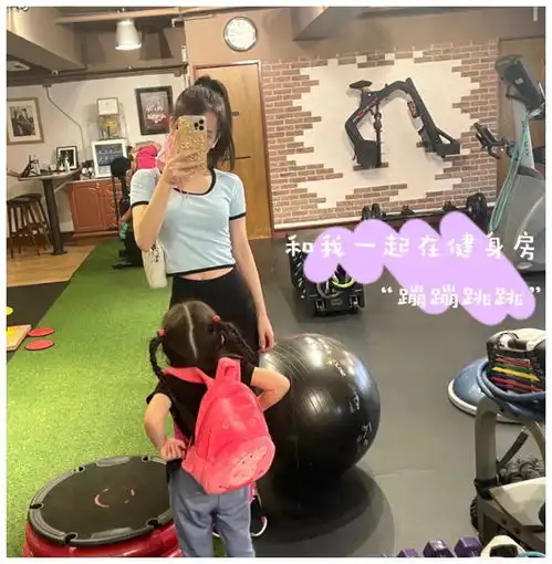 郭富城晒扫毒3剧照,穿背心展手臂肌肉线条,蓬头垢面难掩帅气
