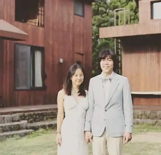 莫文蔚50岁生日视频走红,我真羡慕她这种恋爱脑的女人
