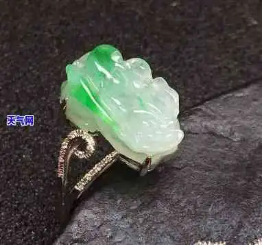 翡翠貔貅戒指面奢华设计,寓意吉祥,批发价
