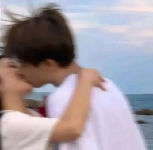 你永远都搜不到的官宣文案
