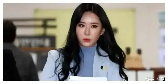 韩国r级女星,张紫妍,心路历程揭秘,深夜思考模特娱乐圈阴暗面公众场合韩国r级女星网易订阅
