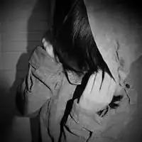 女生的这个情侣头像
