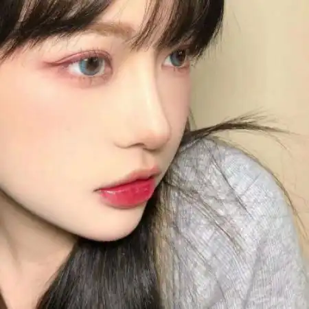 时尚美女头像图片气质,长发冷酷很耐看的
