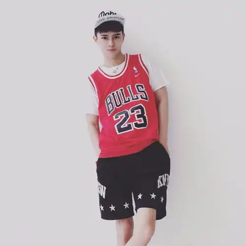 女生节礼物,送给你们好看的小哥哥吧
