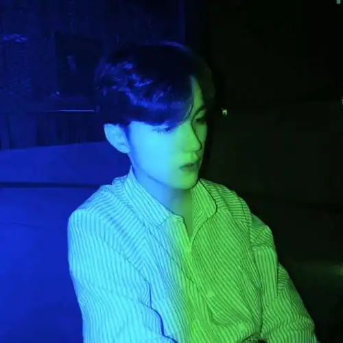 个性蓝绿男生头像二合一不一样的视觉感受
