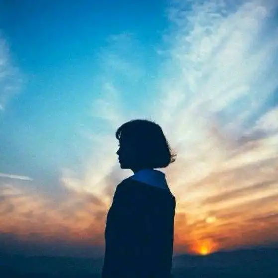 女人暗示你快进攻的几个表现,别装不懂
