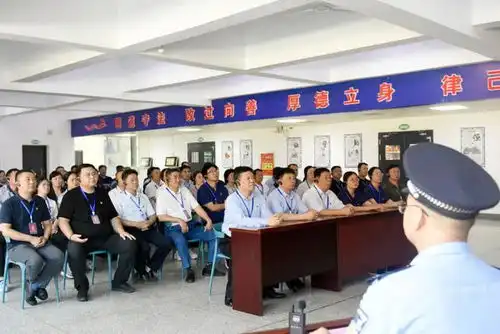 黄河科技学院组织党员干部赴河南省郑州监狱开展现场警示教育活动
