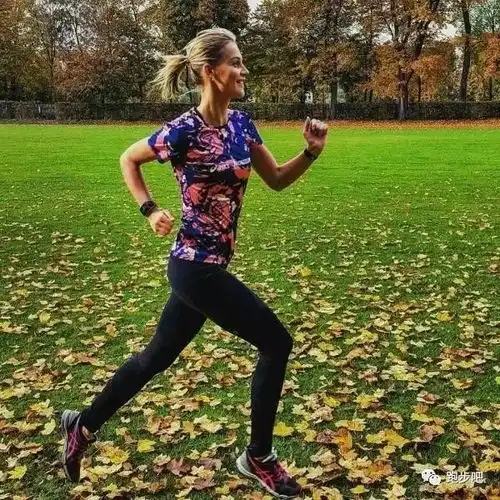 坚持跑步的女人有多稀有看完你就知道了
