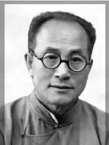 民国坚持自拍62年的小哥,有颜有尊严
