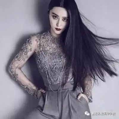 盘点御姐都爱的唇彩系列,让你的嘴唇散发冬日诱惑
