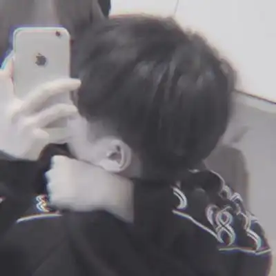 黑白情侣头像一男一女
