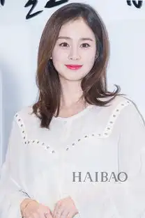 金泰熙10月生女儿婚后的她又变美了
