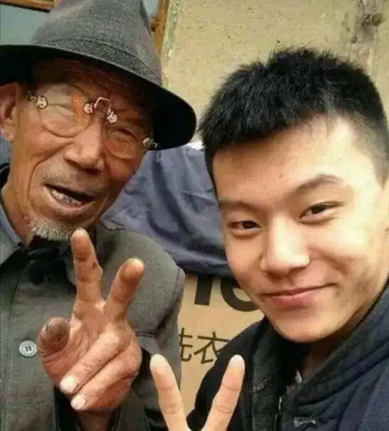 变形记最苦丫头拒绝城市爸爸领养,回到农村后,怎样了
