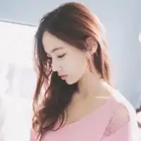 温柔低头小清新女生头像图片扣扣居
