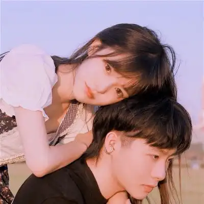 氛围感双人情侣头像,真人一男一女甜蜜情头
