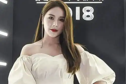 洛丽塔大哥cos猫妖,性感大长腿撩人,网友却都被她的脚指头吸引
