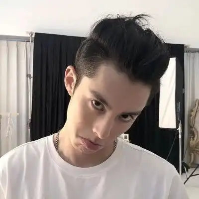 ins原宿风男生头像
