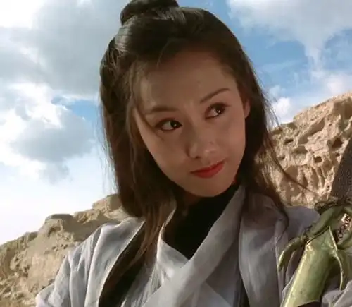 她是最美紫霞仙子,曾因小狗与丈夫结缘,今50岁仍美如少女

