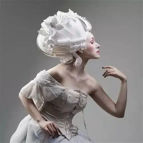 她用一张白纸,一手复活白雪公主冰雪女王,惊艳世界
