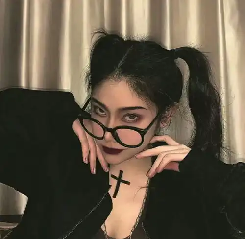 拽拽的女头,快乐最大
