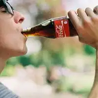 可乐头像男喝可乐的男生头像图微信头像图片大全
