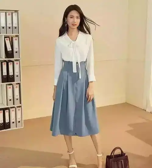 穿搭丨胯宽的女生,穿这条半裙刚刚好
