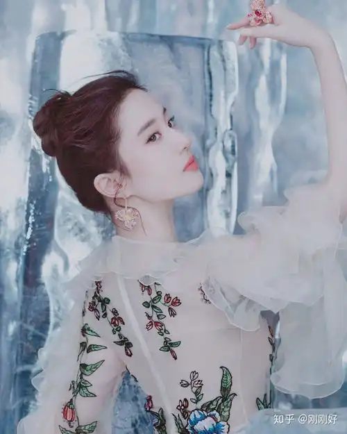 有没有用来舔屏的刘亦菲的图片
