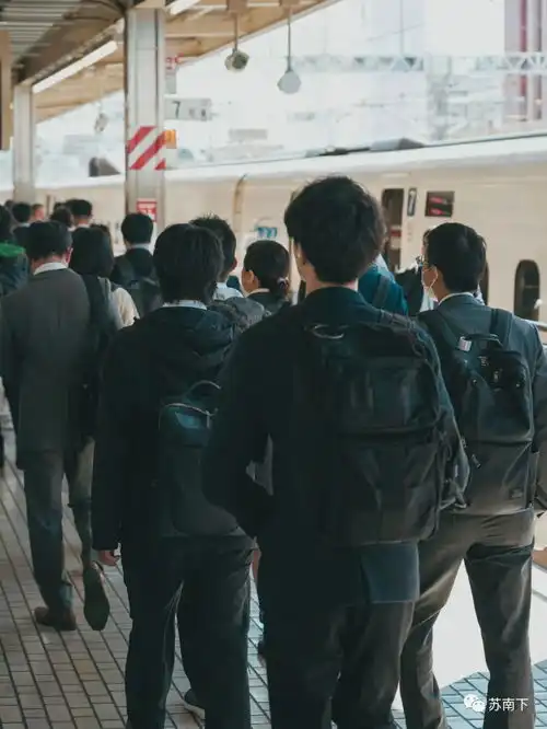 100张照片带你了解真实的日本人
