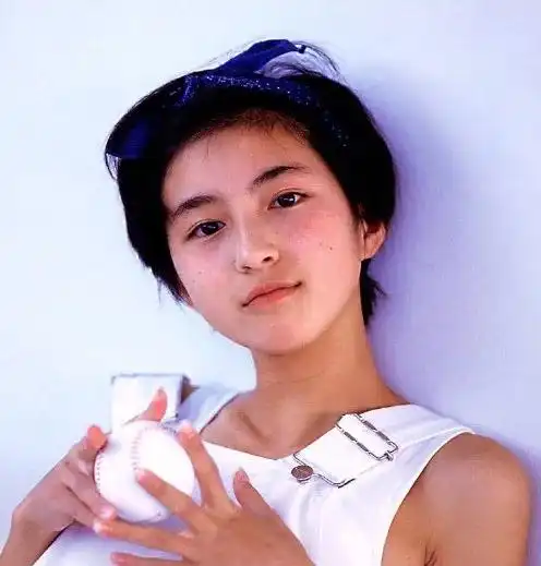 黄晓明和新女伴结婚照公开,angelababy被换掉男女交往,千万别做这件事..
