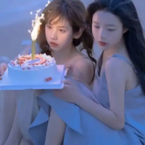 特别a的纯欲风女生头像姐姐的眼神好杀我啊
