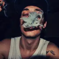 能帮我找一个带有死亡气息的qq头像吗有孤独寂寞黑暗邪恶的那种感觉,谢谢
