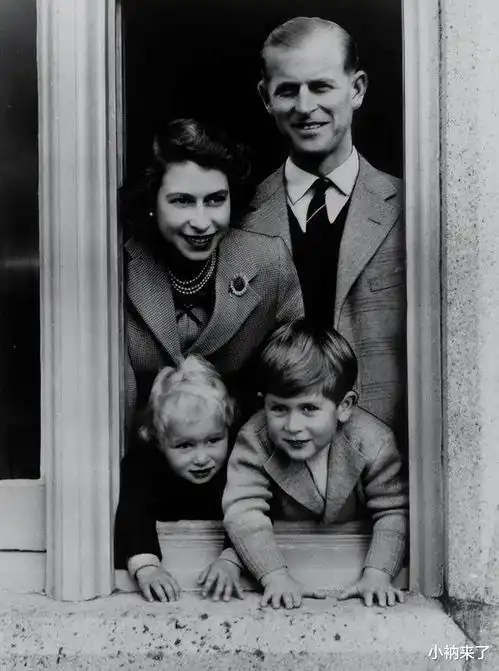 英国女王原来是靠这才走过来74年的婚姻不愧是女王
