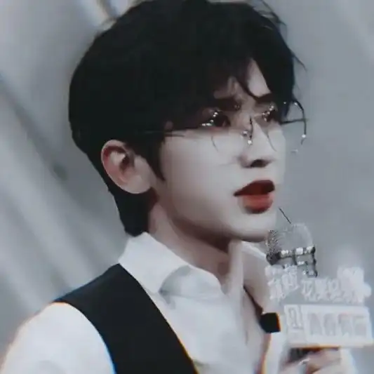 帅气蔡徐坤的头像壁纸,请查收
