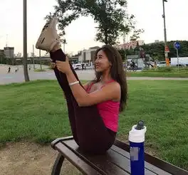 从大学老师到健身教练,32岁女神曲线迷人,腹肌是找男友硬标准
