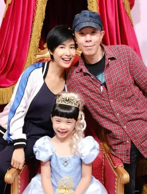 紫霞仙子朱茵终究还是嫁给了爱情,谁说黄贯中是救生圈
