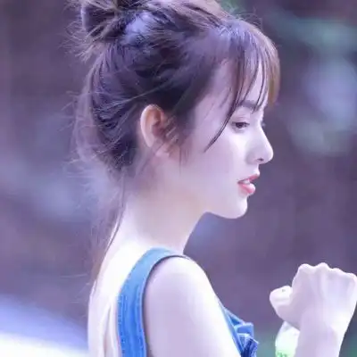 2023慵懒孤单女生头像
