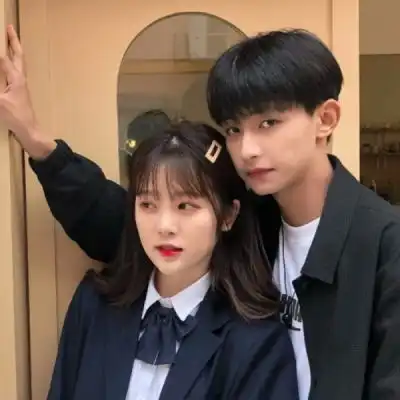 早恋不想被发现,最好别买3定情物,班主任懒得拆穿
