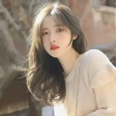 女生头像把快乐放进重点反复背诵
