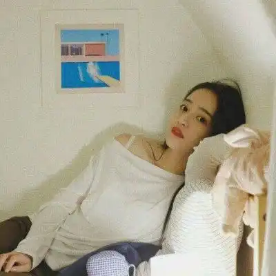你和今晚的月亮一样让人想入qq女生头像我要个性网
