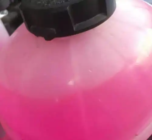 为何要定期到4s店更换防冻液