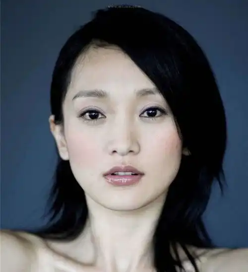 范冰冰20岁时的素颜生图放到现在什么水平
