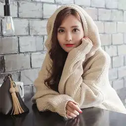 深秋慵懒优雅女人范儿,时尚毛衣走一波
