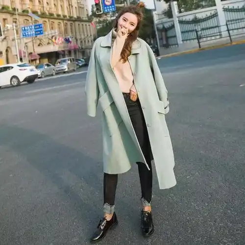 这个颜色的衣服你留在明年穿,一定时尚
