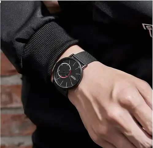 推荐两款适合男大学生戴的手表,都是时尚男士手表
