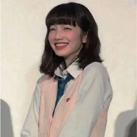 有没有好看的女生头像,不要动漫的,有吗
