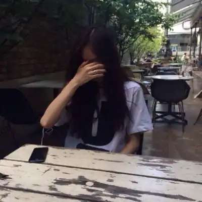 2023温柔个性背影女生头像
