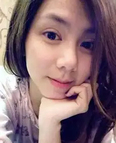 邓紫棋自曝素颜照与茜拉关系疑似缓和图
