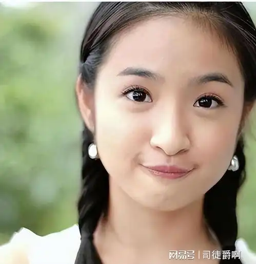 看正脸是绝世美女,侧脸却一马平川,这几位女明星美得太勉强
