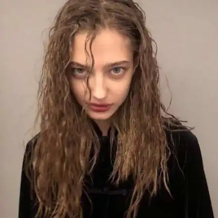 欧美头像女生霸气,女人嘴要甜心要恨
